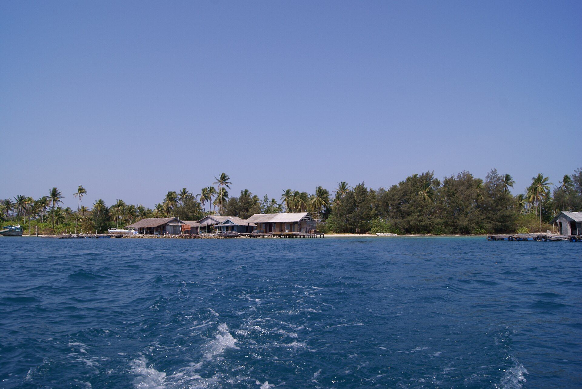 Pulau Menjangan Besar di Karimunjawa